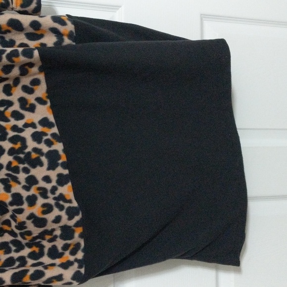 #55.Soft & Cozy Company Wrap Fleece Animal Print Cardigan with pockets.Small - Picture 6 of 11